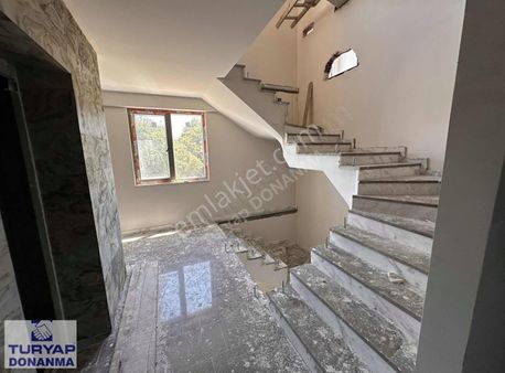 Başiskele Kullar'da Satılık Asansörlü 3+1 Çatı Dubleks