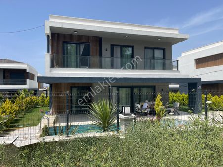 Güzelçamlı'da 3+1 Özel Havuzlu Tek Müstakil