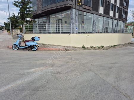 Erkan Anbar Dan Kiralık Dükkan Suluova Borsa Mahallesi Üniversite Karşısı Cadde Üzeri