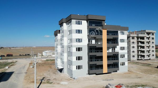 Yeni Şehir Mahallesinde Zemin Kat 4+1 Satılık Daire