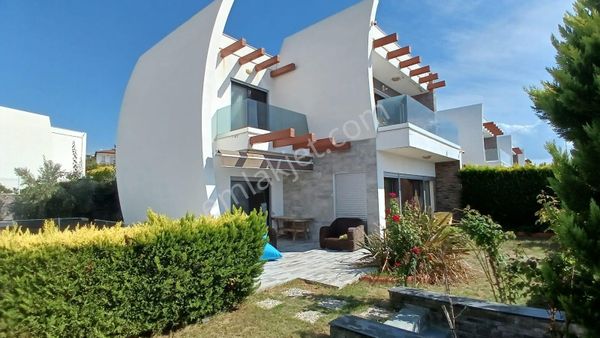 Fiyat Düştü!!! Özel Havuzlu Deniz Manzaralı 4+1 Villa