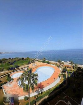 Tırtar Kumkuyu Sitesi'nde Denize Sıfır Havuzlu Yazlık