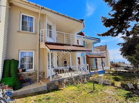 Alkaya Sitesi'nde Deniz Manzaralı Full Eşyalı Triplex Villa
