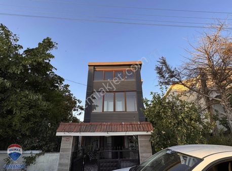 Remax Lavandadan Sultanköyde Deniz Manzaralı Yazlık