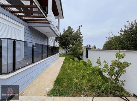 Yeniköy De 397 M2 Arsa Üzerinde 4+1 Villa