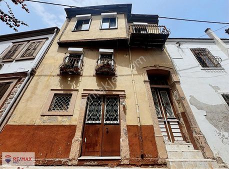 Remax Mıd Den Ayvalık Merkezde Satılık Trıplex Taş Rum Evı