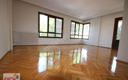 Bahçelievlerde 1.katta 3+1 Ön Otoparklı