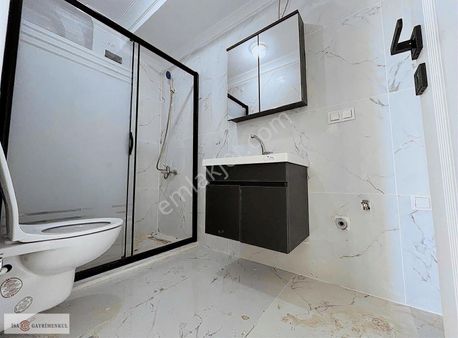 Pirireis Mah Tuzla Caddesi 2+1 Lüks 90m2 Ara Kat Asansörlü