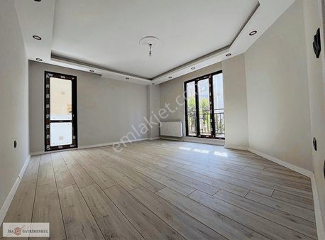 Aşıkveysel Caddesi 2+1 Lüks 140 M2 Ters Dubleks Toprak Temassız