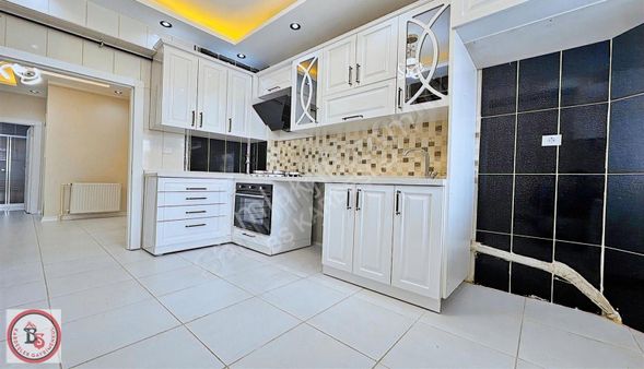 Karakaya'da Caddeye 1 Sok. Katta Masrafsız 2+1 Daire