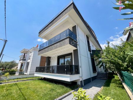 Sezgin Emlaktan Güre Çamlıbel’de Sıfır, 4+1 Lüks Bahçeli Villa