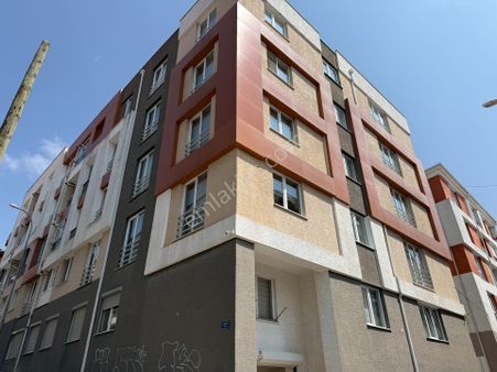 [nova] Göztepe Mh-asansörlü - Garajlı - Fırsat Satılık 2+1 Daire