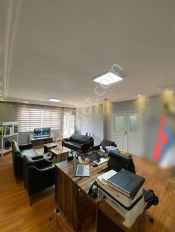 Şerefiye Mahallesinde Satılık Geniş 4+1 Ofis