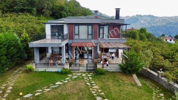 1000m2 Ara İçinde Satılık 5+1 Villa