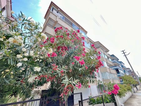 Akçay Sezgin Emlaktan Ayrı Mutfak & Otoparklı Satılık 3+1 Daire