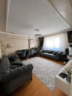 Güven Emlaktan Metrobüse Yürüme Mesafesinde 3+1 Satılık Daire