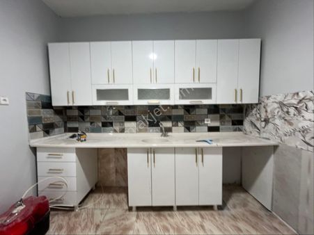 İz'den Mithatpaşada İçerisi Komple Yeniden Yapılmış 2+1 Daire