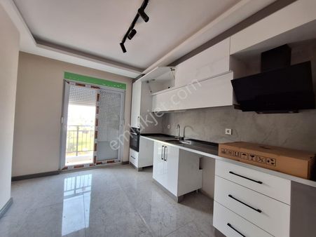 Tramvay Yakını 3+1 Demirelde İskanlı Katta Asansörlü Güney Cephe Sıfır Daire