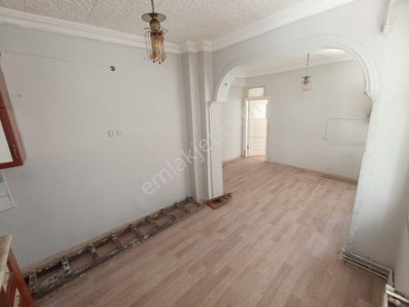 Modern Pazarı Civarı Satılık Daire