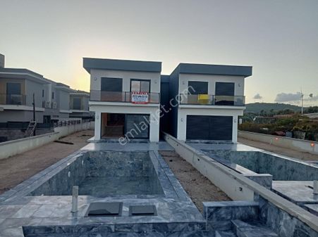 Emre Emlak'tan Alaçatı'da Satılık Villa