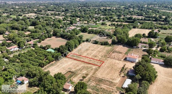 Sece Yaylasında Satılık 378m2 Kadastral Yola Sahip Arazi !