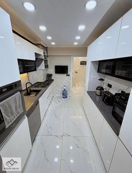 Şehit Nihat Bey Caddesi 3+1 Ultra Lüks Tadilatlı Satılık Daire