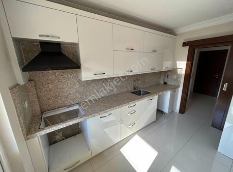 Acıbadem Hastanesi Ve Metro İstayonuna Yakın, 4+1