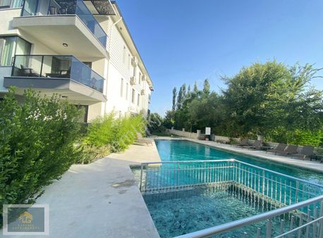 Lavinia Gayrimenkulden Havuzlu Sitede Lüks 2+1 Satılık Daire