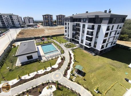 Fa Özbir'den Cumhuriyette Havuz Cepheli Ultra Lüx 3+1 Daire