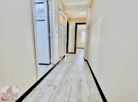 Eser Yapıdan Satılık2+1 90m2 Cadde Yakını Yüksek Camlı B Katı