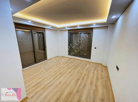 Mevkinin Tam Merkezi Konumda Havuzlu Lüks Yapı