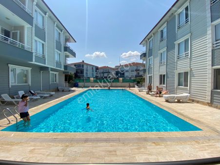 Karasu 32 Evler Mevkii Havuzlu Site İçerisinde 1+1 Açık Cephe Satılık Daire