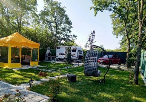 Doğa İçinde Göl Manzaralı Karavan Kampı...