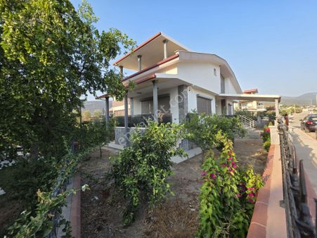 Denize 100 Metre Satılık Tam Müstakil Villa