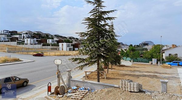 Yeni Bağlıca Ticari + Konut Villa 3 Katlı Tas Tamam Teslimli