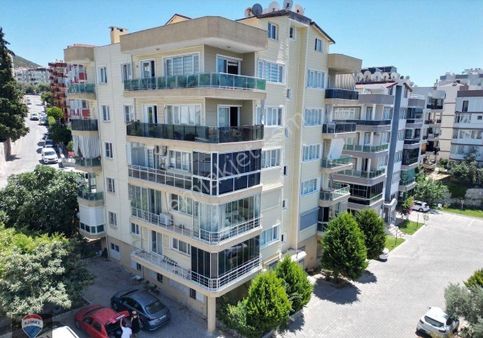 Kuşadası Ege Mahallesinde Satılık 3+1 Daire