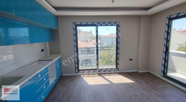 Rw Nefes'ten Burhaniye Öğretmenler Mah.'de Kumsala 200 Mt. 1+1