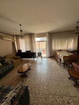 Ogün'den Güzelyalı Merkede Arakat Dogalgazlı Çift Cephe Eşyalı Kiralık Daire