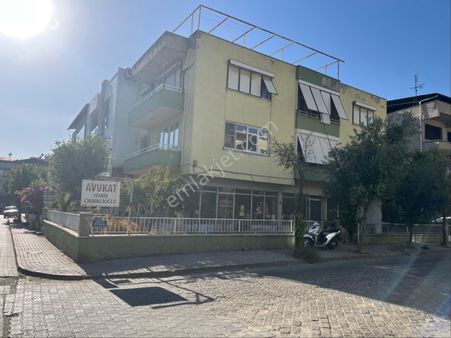 Cumhuriyet Mahallesi Diş Hastanesi Sokağında Köşe Başı 3 Katlı Kat Mülkiyetli Komple Satılık Bina
