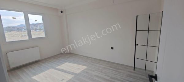 Çelebiler Gayrimenkul'den Gazi Osman Paşa Da 3+1 Amerikan Mutfak Satılık Daire