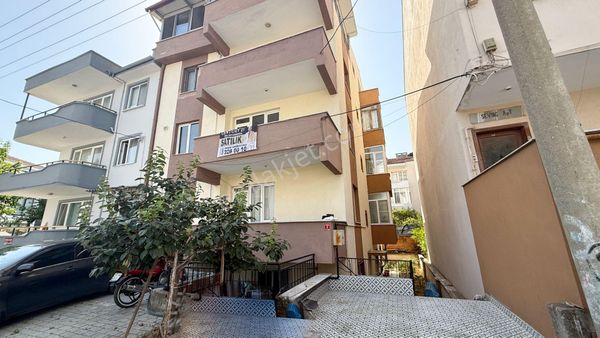 Paşaalanı Mahallesinde Satılık 3+1 Ara Kat Daire