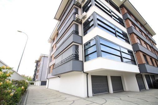 Esgyo'dan Batıkent Mevkii 4+1 195 M2 Site İçi Eşsiz Kullanım Alanlı 2 Adet Daire