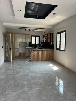 Ege Mahallesi'nde Havuzlu Sitede 3+1 Sıfır Satılık Daire