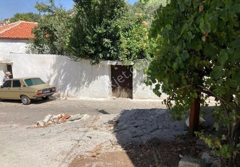Bafa Gölü Manzaralı İçin De Evi Olan 500 M2 Arsa İçin De