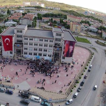 Okul Veya Yaşli Bakım Evi İçin Evka 2 Ve Aydınlıkevler De Arsa Ve Binalar