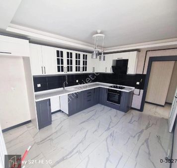 Yenikent M.kemalde Ego Durağı Yanı 3+1 Ful Yapılı Daire Nd Arttan