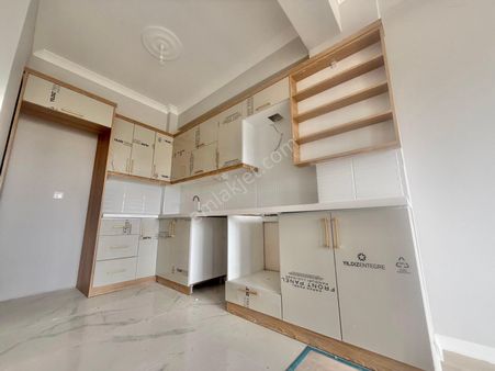 Yalçın’dan Kadıköyde Yok Böyle Fiyat Sıfır Arakat 2+1 Daire