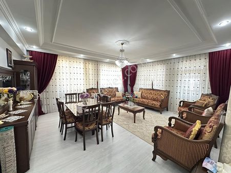 Coldwell Banker Merkezi Konumda Geniş Fırsat 4+1 Satılık Daire