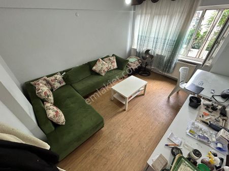 Altıparmak'ta Hazır Kiracılı, Krediye Uygun Çift Balkonlu 2+1