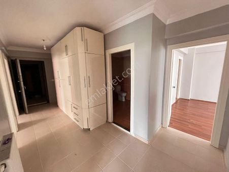 Rumeli Mahallesinde Ebeveyn Banyolu Ayrı Wc'li Satılık 3+1 Daire